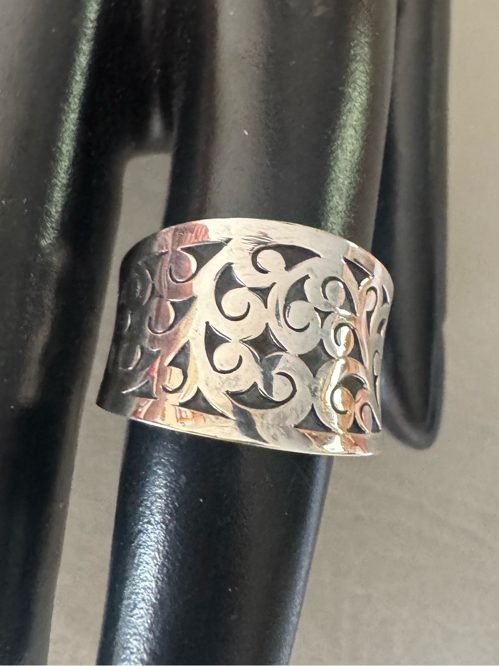 New Lois Hill Sterling Silver Scroll Ring - Picture 3 of 8